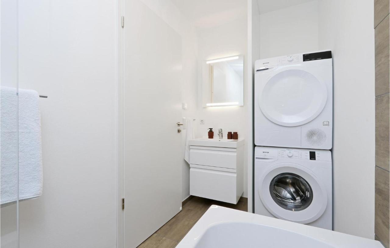 Lovely Apartment In Lembruch-Duemmer See Екстериор снимка